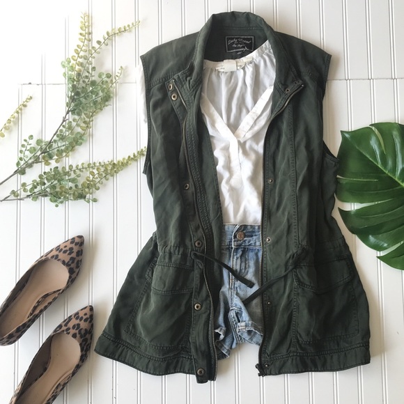 Lucky Brand Jackets & Blazers - Lucky Brand NWOT vest utility military green zip